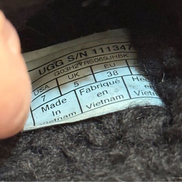 UGG Fluffita Slide Sandals Black Women’s Sz 7 - Picture 12 of 16